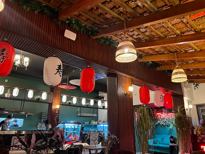 TAKUMI Sushi Restaurant - Sushi Birkhadem Alger - Spot DZ